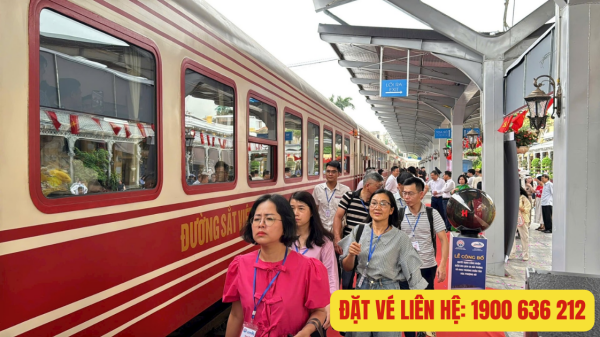 Đặt vé tàu Hoa Phượng Đỏ online