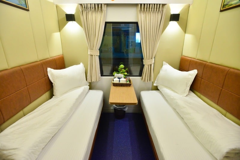 Nhiều đoàn tàu bố trí khoang 2 giường VIP, không gian tiện nghi, sạch sẽ, phù hợp với những ai muốn không gian riêng tư