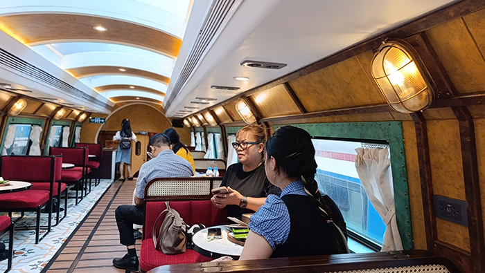 Người từ 60 tuổi trở lên được giảm 5% giá vé