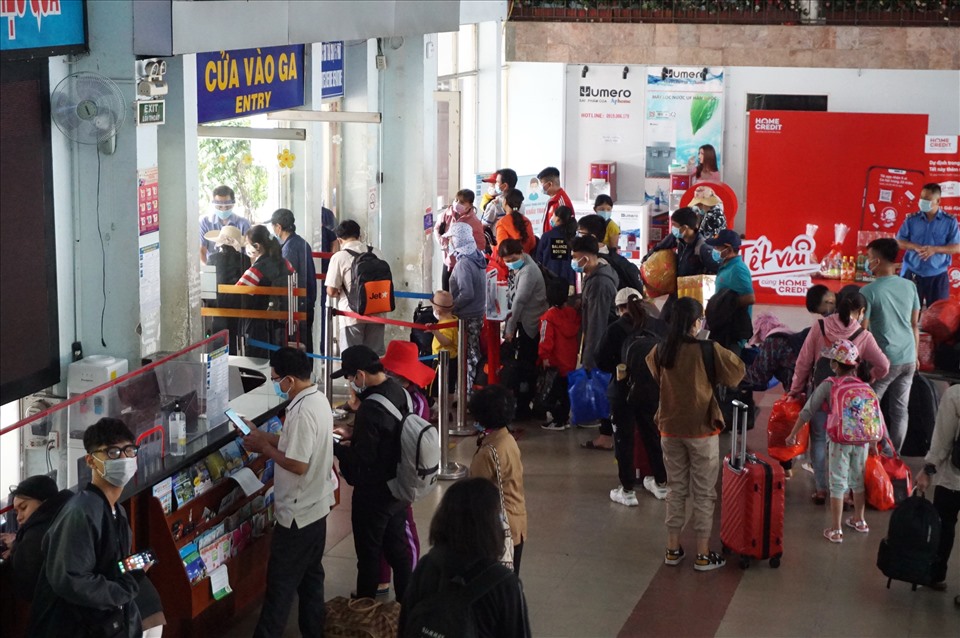 Hành khách nên kiểm tra kỹ thông tin và chuẩn bị đầy đủ trước khi đi tàu dịp Tết 2027